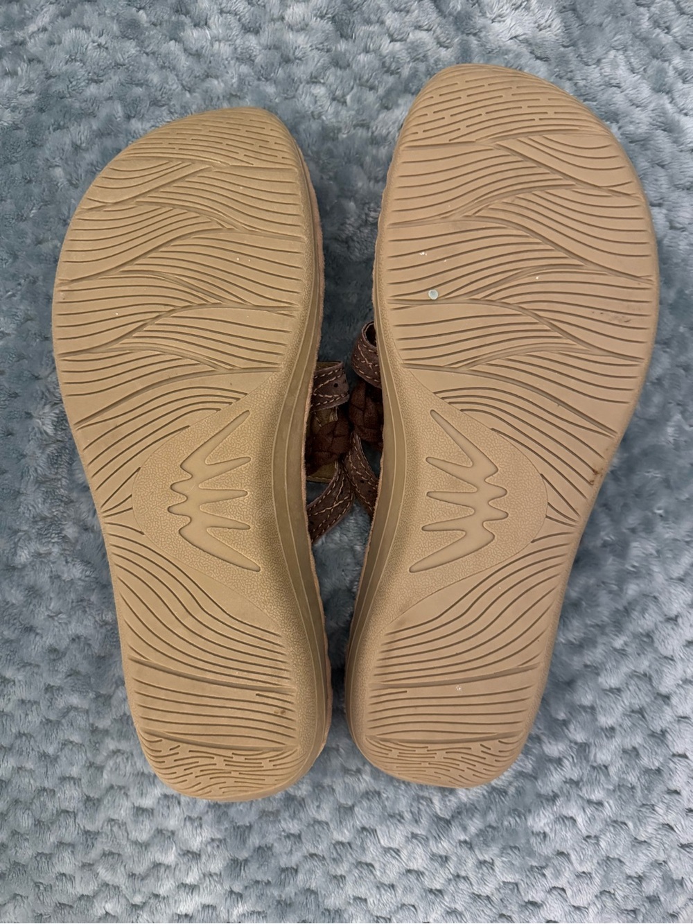 Earth Spirit Taupe Brown Laser-Cut Thong Sandals with Medallion Accent - Picture 3 of 5